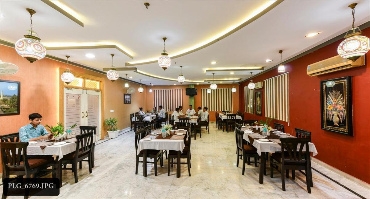 Hotel Chanakya Agra  Zewnętrze zdjęcie